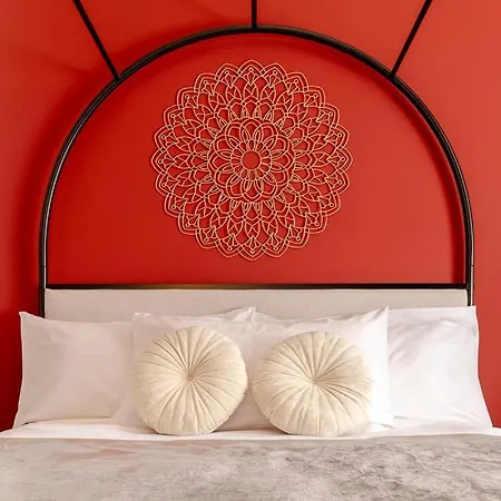 Red Luxury
